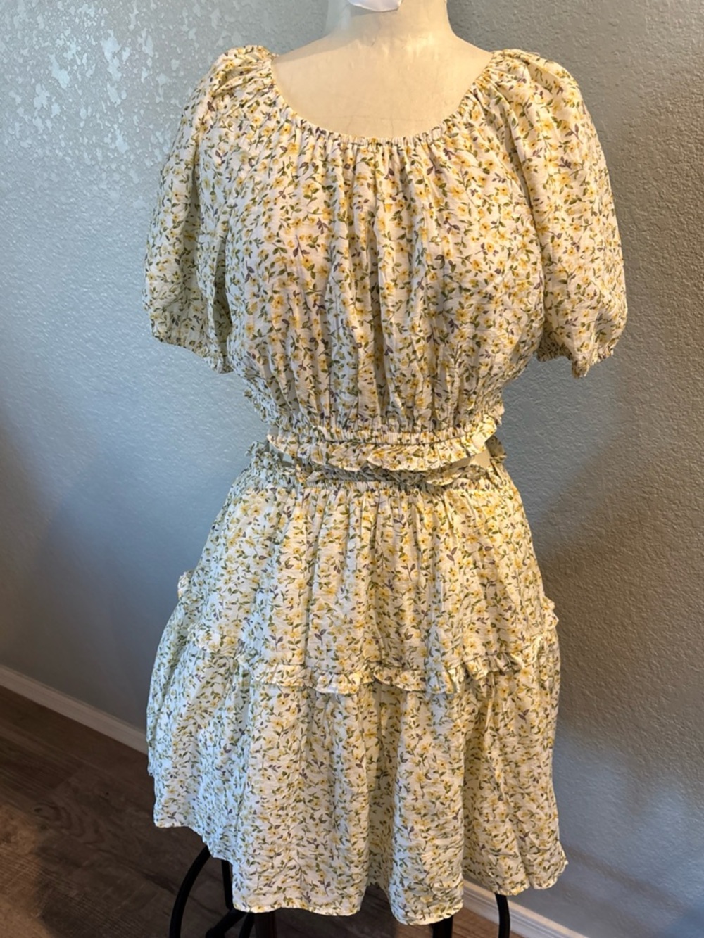 Blu Pepper Sz L Ruffles Lined Side Cutout Yellow Floral Peasant Dress